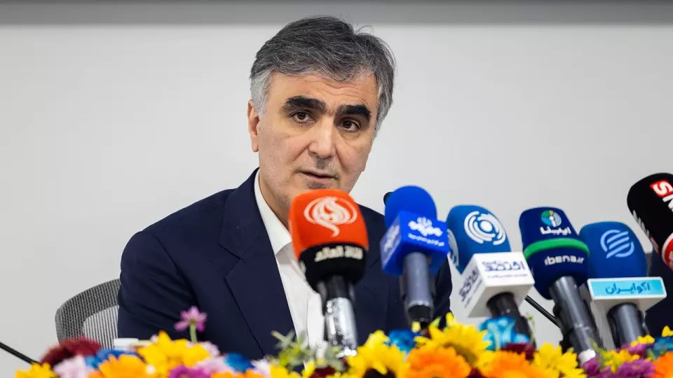امسال ۳ میلیارد دلار از طریق «پیش فروش ارز» تامین مالی می شود/ رونمایی از ابزارهای جدید ارزی با هدف ثبات بخشی به بازار ارز